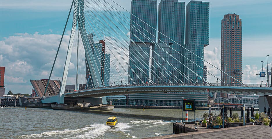 Boot varen bedrijfsuitje Rotterdam