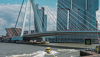 Bedrijfsuitje in Rotterdam zomeruitje op het water